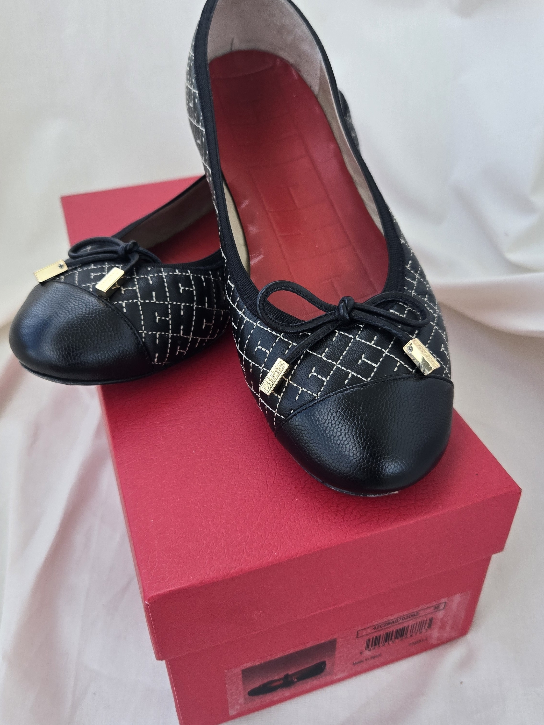 Carolina Herrera Black Quilted Ballet Flats With Gold Hardware